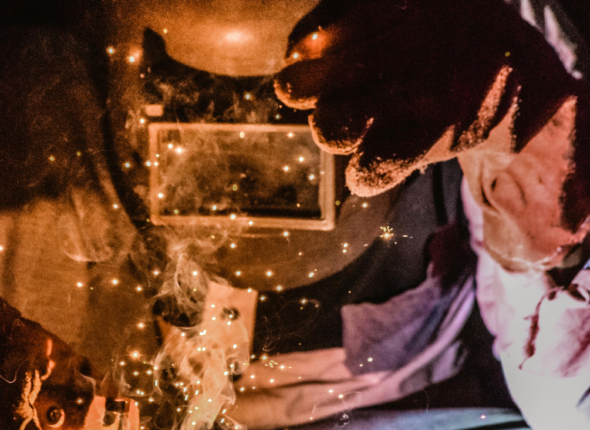 صورة بنترست بني داكن عام صورة تكريم الأب